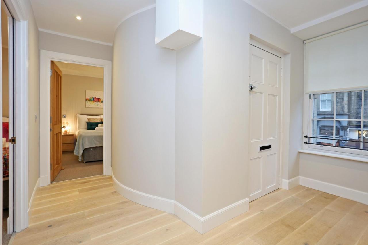 Joivy Elegant Home At The Heart Of The Royal Mile Edinburgh Exterior photo